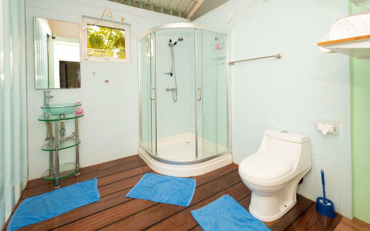 Rusty Pelican - Lazy Lizard Container Home. La Gaulette Esterno foto